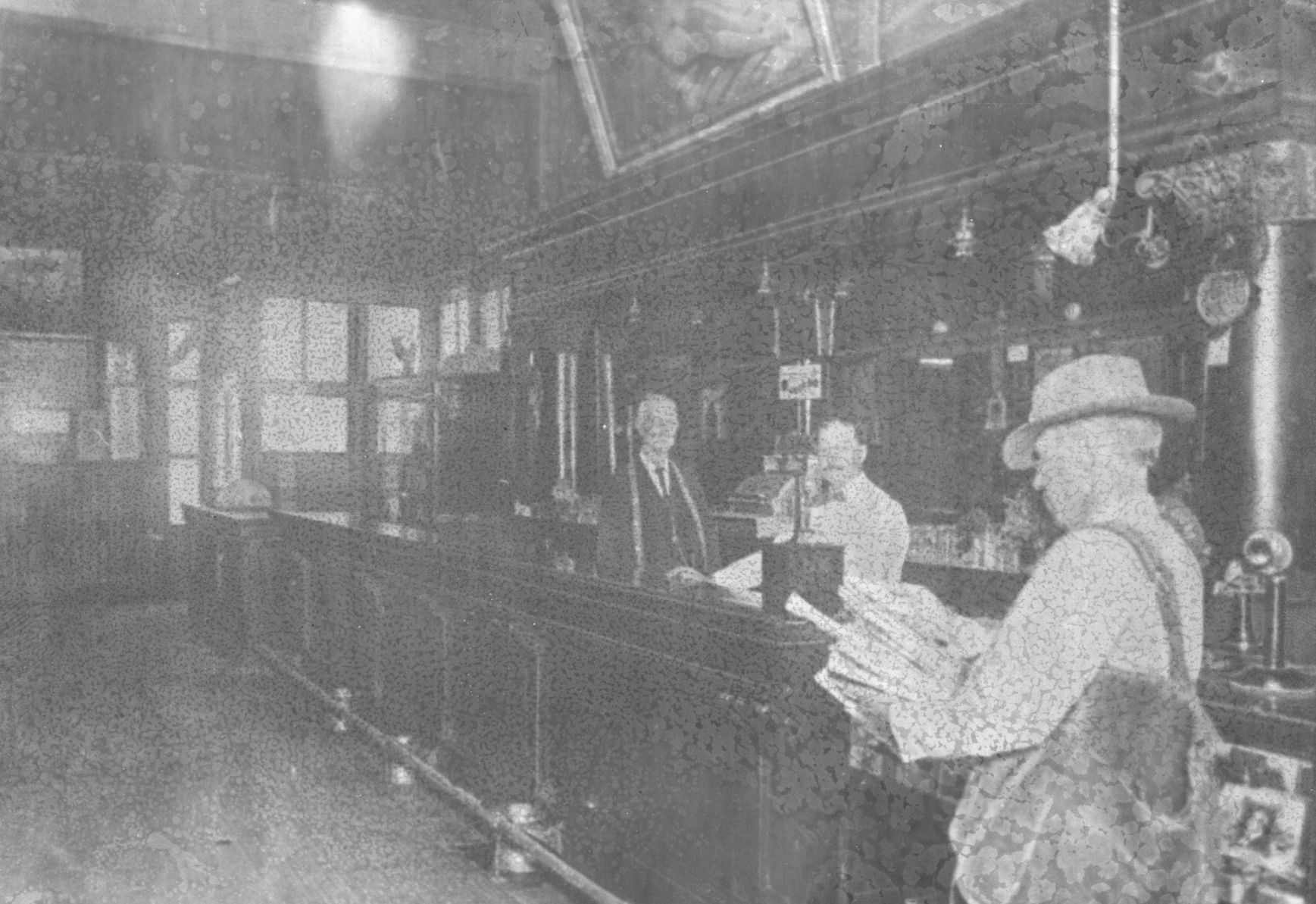 Cabinet Saloon